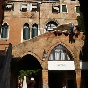 3* Penzion Palazzo Lion Morosini - Check In Presso Ai Santi Apostoli